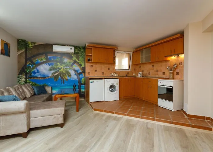 Casa Del Mar Апартхотел