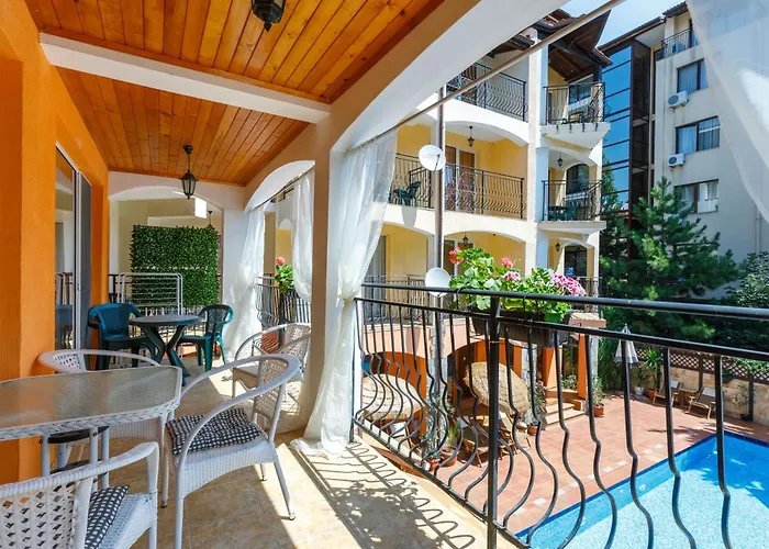 Casa Del Mar Апартхотел